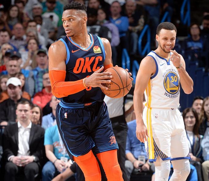  勇士绝杀雷霆终结对手七连胜势头  